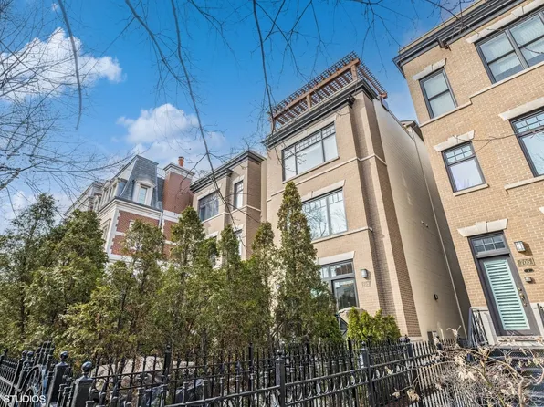 708 W Schubert Ave #A, Chicago, IL 60614