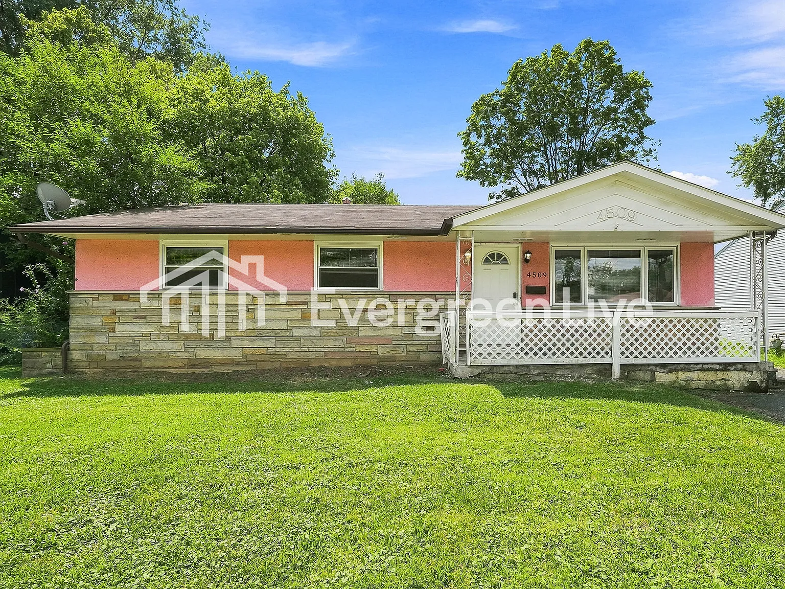 3 bed, 1.5 bath, 1118 sqft, $1,445 — Photo 1