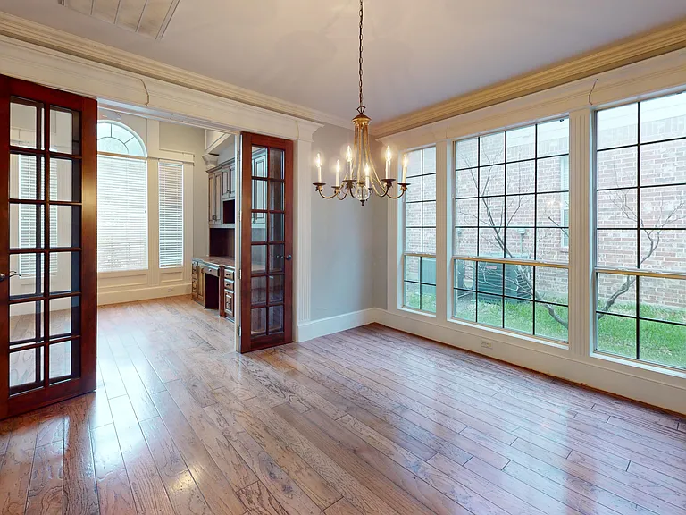 1423 Cool Springs Dr — Photo 4