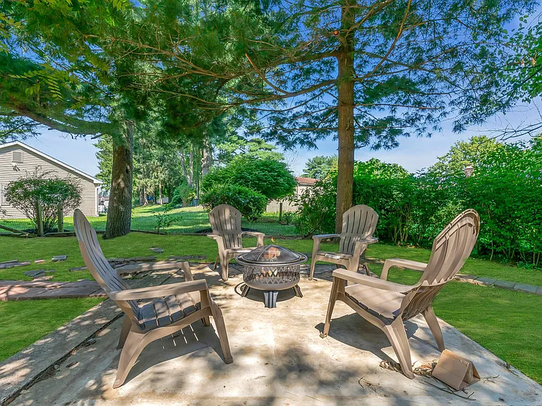 4 Twig Ct — Photo 15