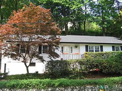 Beautiful Edgemont Colonial