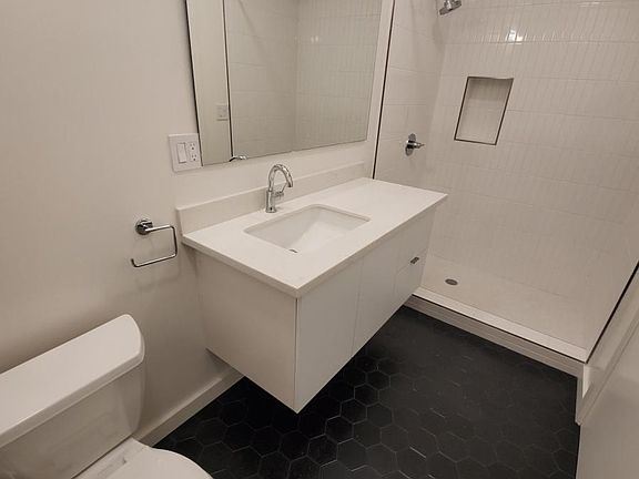 5th image of 419 Pierce St #10