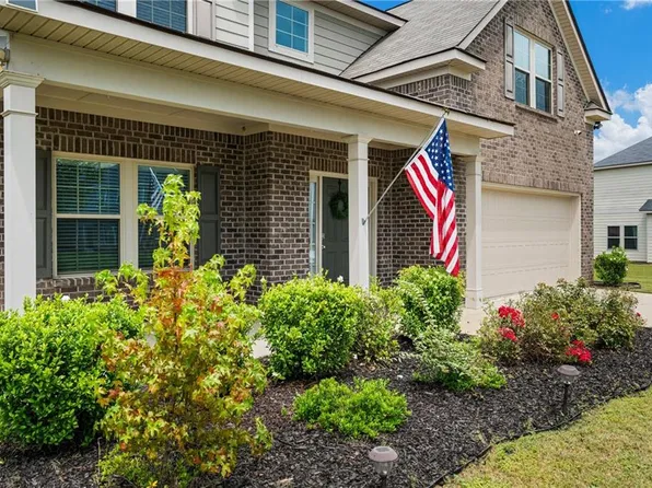 314 Red Oak Pl, Smiths Station, AL 36877
