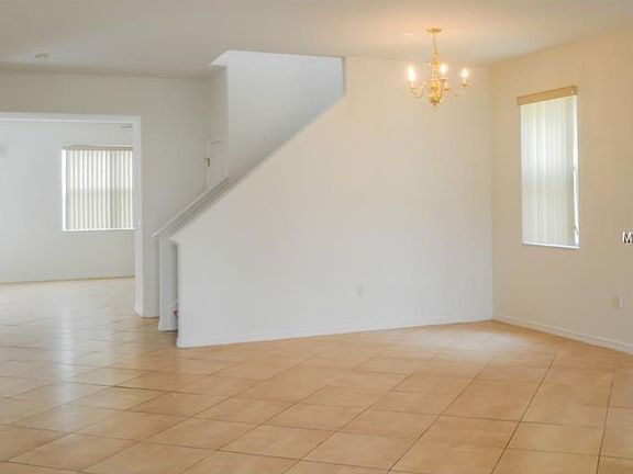 5th image of 2726 Portchester Ct