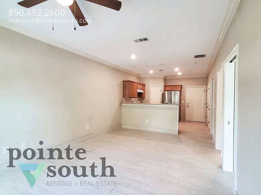 2425 E Johnson Ave — Photo 2