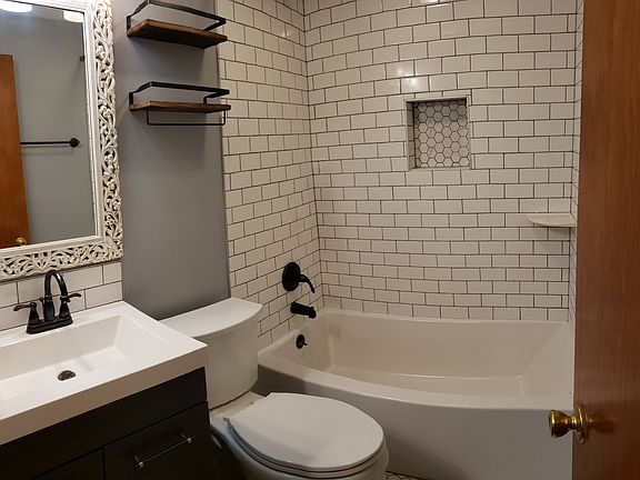 Newly renovated full bathroom