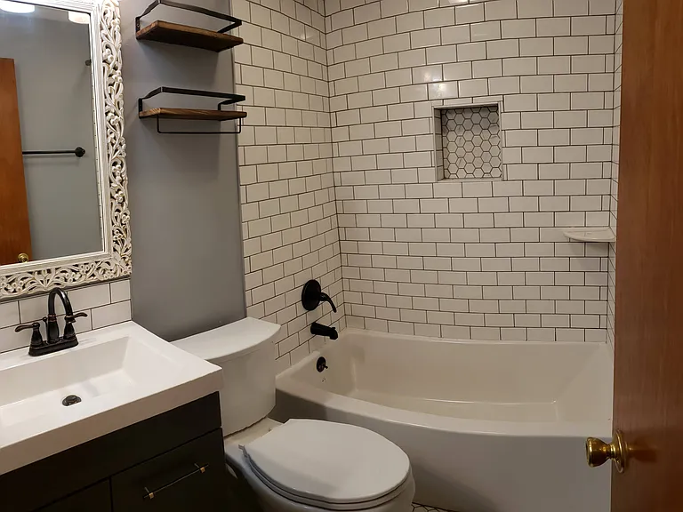 Newly renovated full bathroom