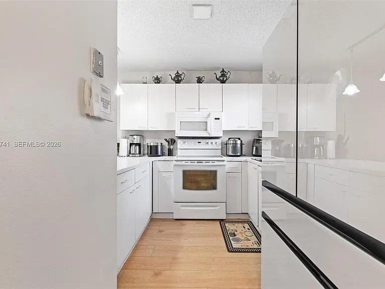 6235 Kendale Lakes Cir #247 — Photo 4