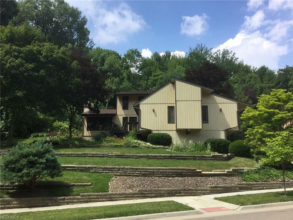 1st image of 990 Kingswood Dr