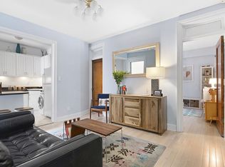261 W 22nd St APT 1, New York, NY 10011