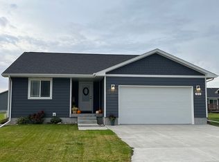 4261 Indiangrass Rd, Grand Island, NE 68803