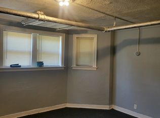 7935 S Woodlawn Ave, Chicago, IL