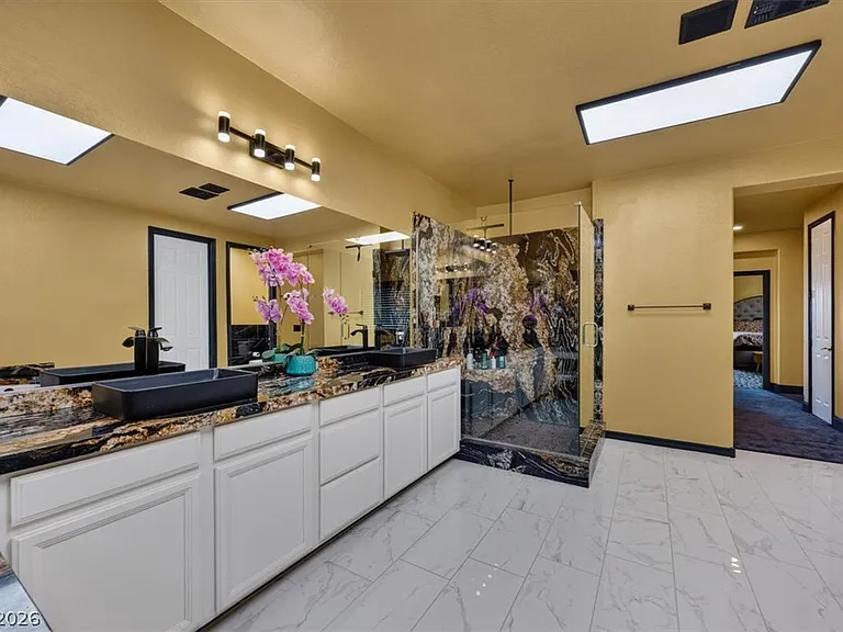 320 Highspring St — Photo 35