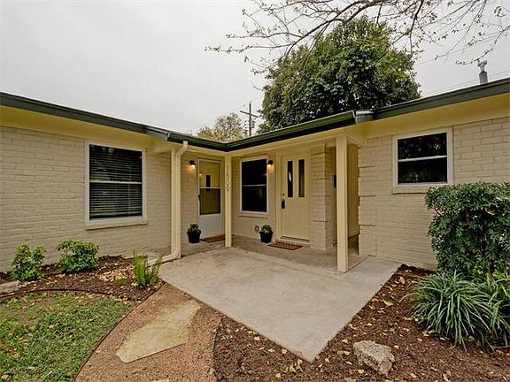3rd image of 1809 Blue Crest Dr