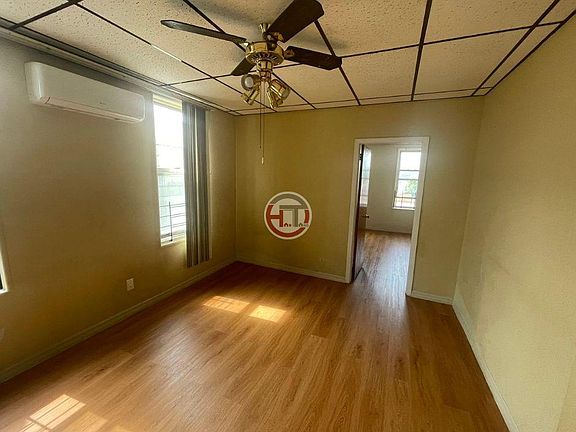 2nd image of 2956 Paine St #3