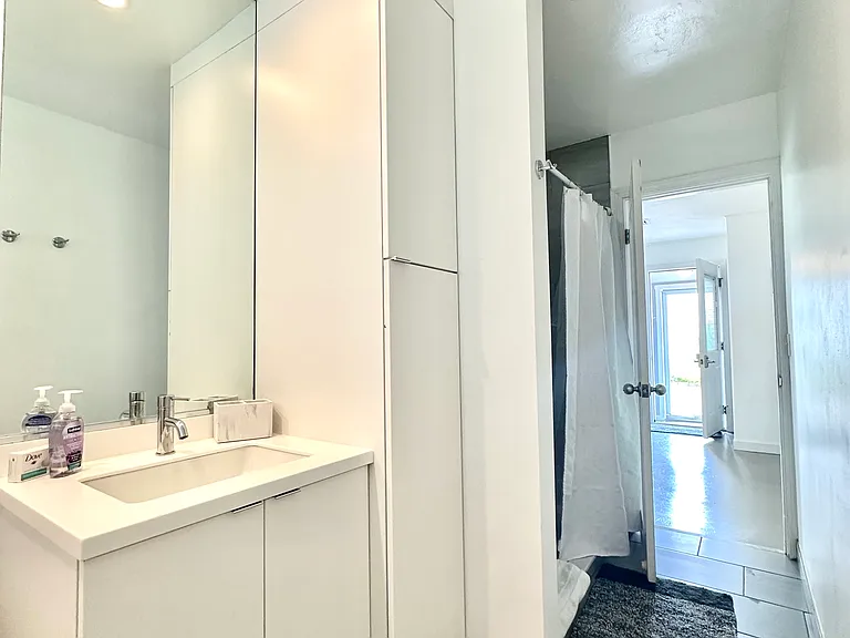 101 Briarwood Ave #B — Photo 13