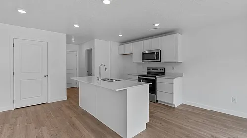 2105 S Wolverine Way Photo 1