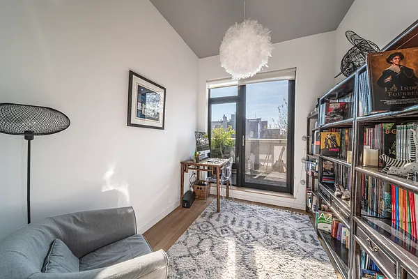 Sold by Compass | media 25