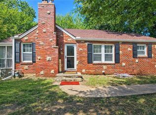 6824 Laurel Ave, Raytown, MO 64133