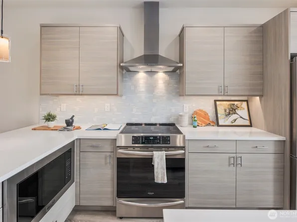 9239 A 16th Avenue SW, Seattle, WA 98106