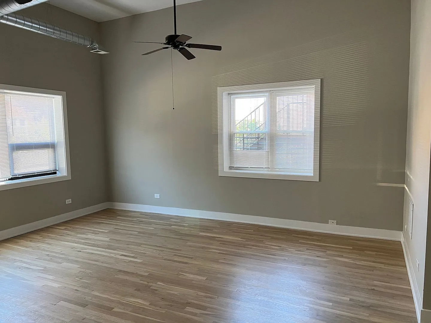 3 bed, 1248 sqft, $3,490 — Photo 4