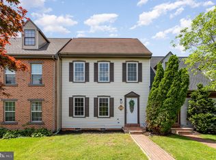 42 Carriage House Dr, Willow Street, PA 17584