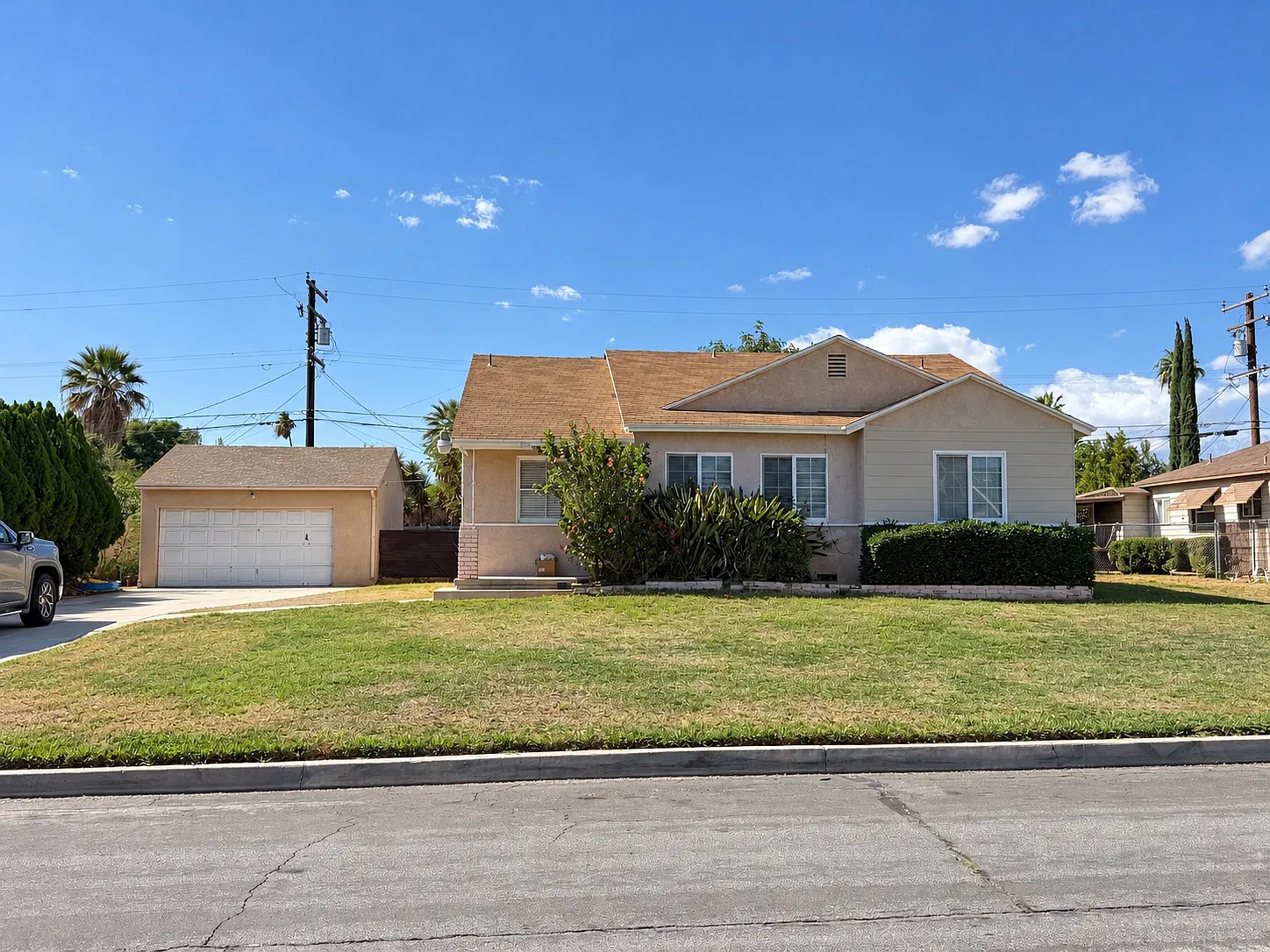 3 bed, 1.5 bath, 1300 sqft, $2,800 — Photo 1