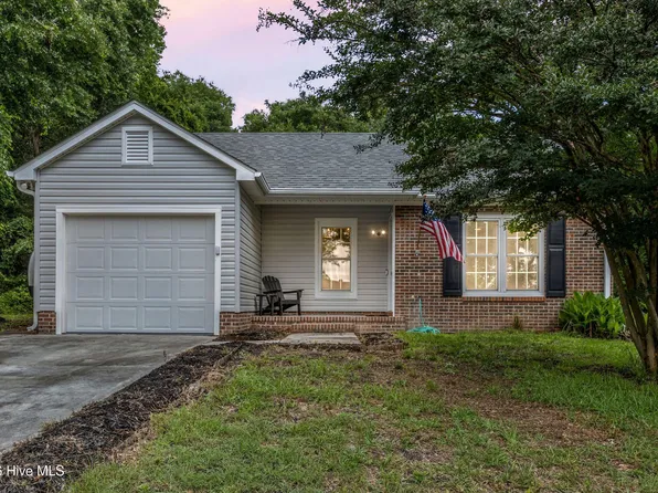 429 Crows Nest Lane, Sneads Ferry, NC 28460
