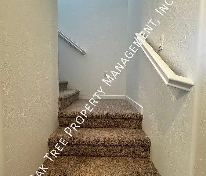 251 N Minnewawa Ave #B — Photo 8