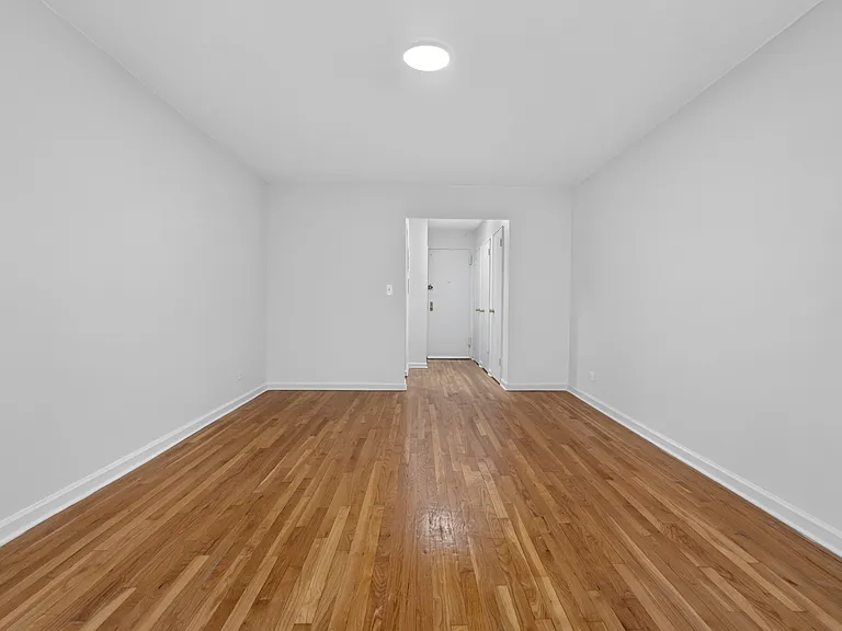 150 E 30th St #3B — Photo 5