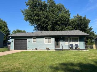 716 Richmond Ave, Hastings, NE 68901