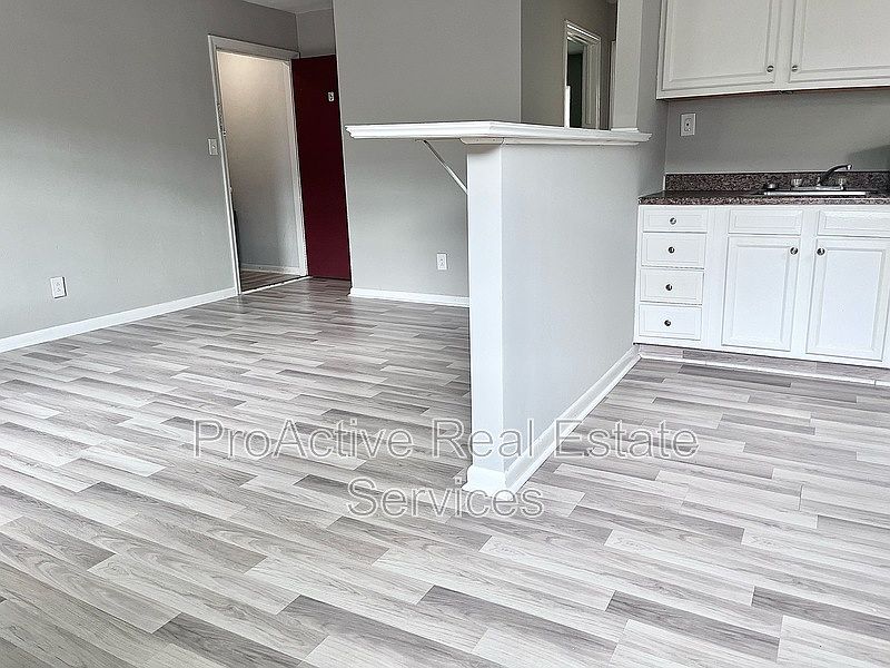 1st image of 507 Ashlawn Dr APT 3