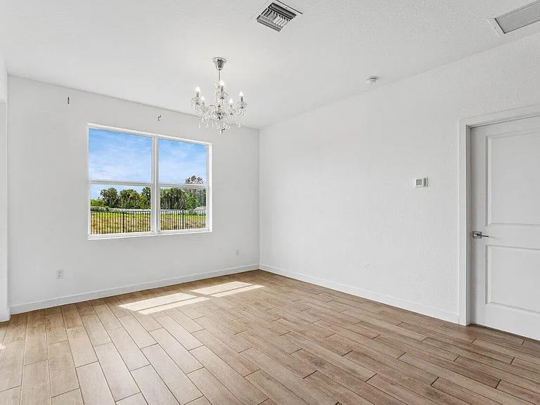 2770 NE Breezeway Cir — Photo 20