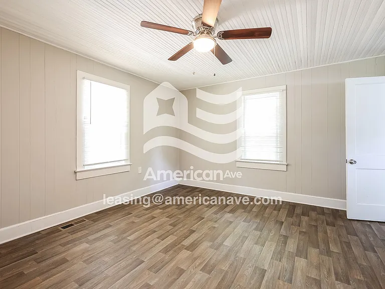 25239_009_main_bedroom_10.jpg