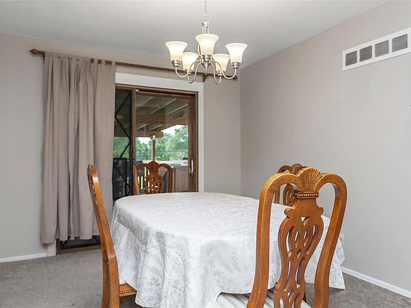 3rd image of 120 Sackett Dr