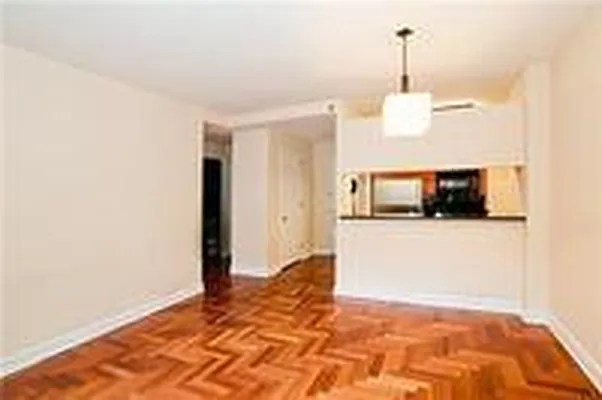 Rented by Keller Williams NYC | media 22