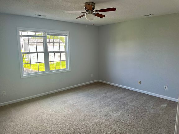 3rd image of 204 Jessie Cir