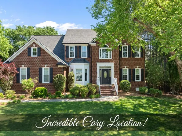 104 Fentress Ct, Cary, NC 27519