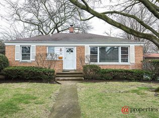 345 Eaton St, Northfield, IL 60093