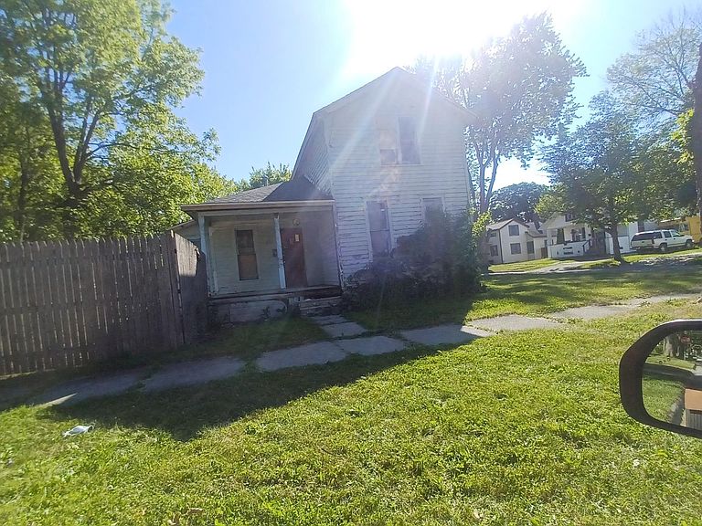 Listing photo 2