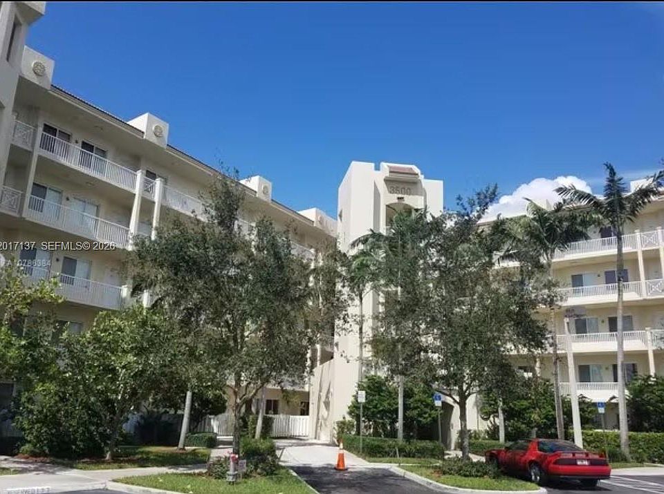 1st image of 3500 Oaks Clubhouse Dr APT 211