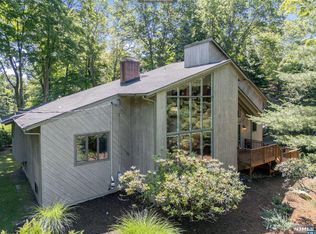 3 Sun Watch Ct, Ramsey, NJ 07446