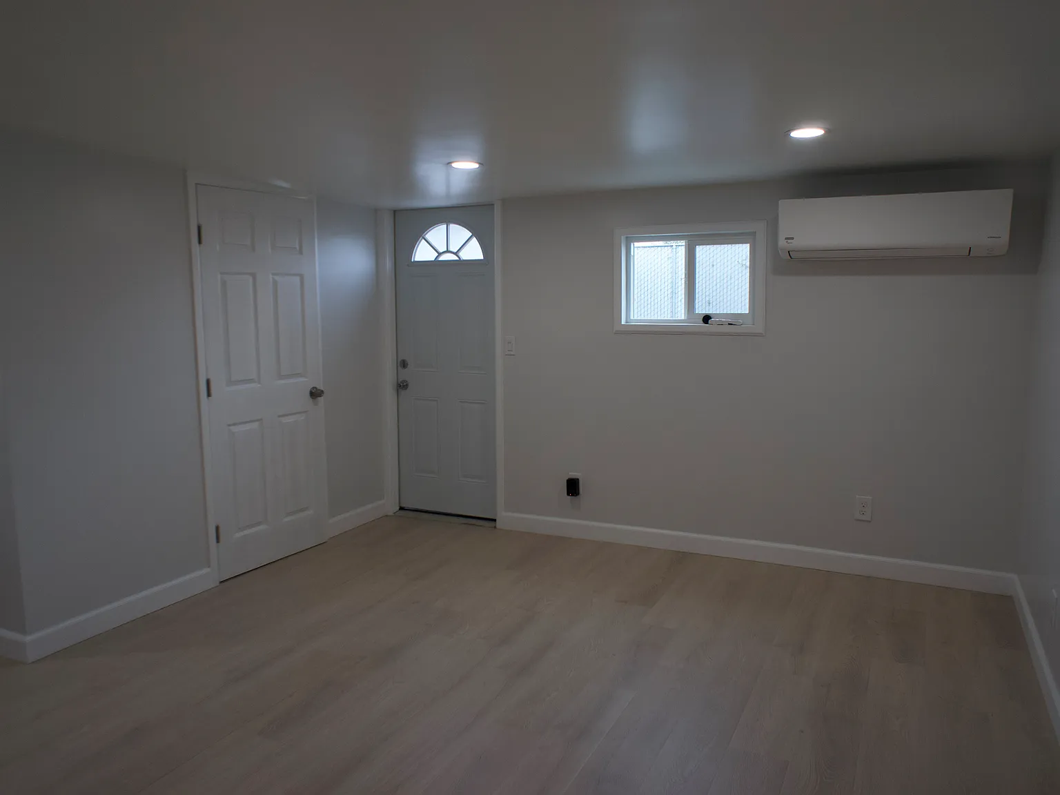 8642 San Luis Ave — Photo 2
