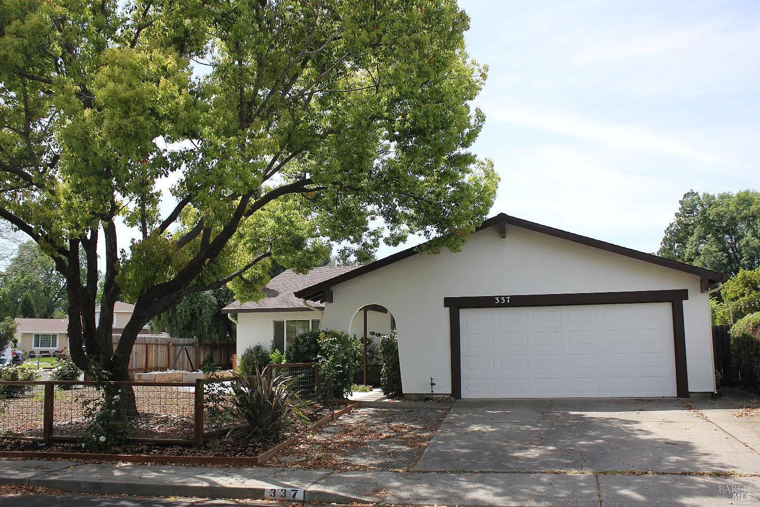 337 Woodhaven Drive photo 1
