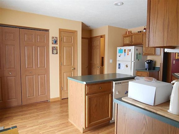 4th image of 53791 Westmoreland Ct