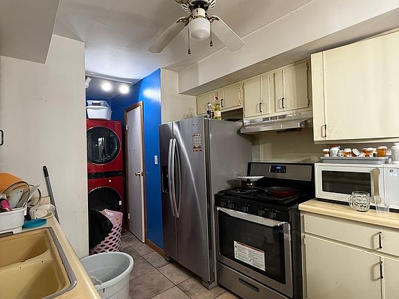 4th image of 2334 Carnation Dr #320B