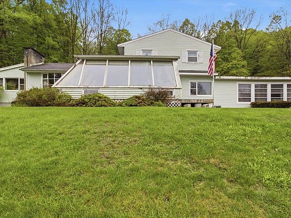 3rd image of 166 Cardinal Lane