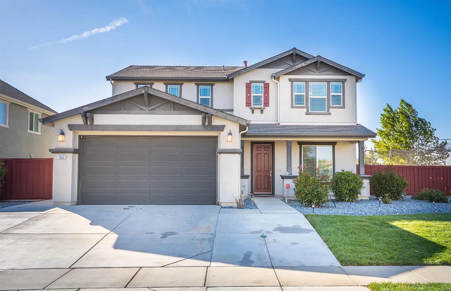 1542 Garnet Way photo 1