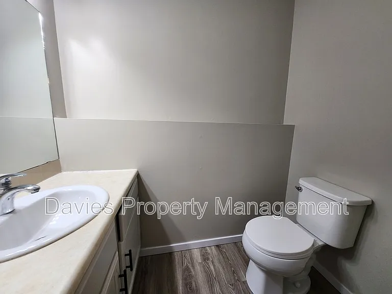 3432 42nd St NW — Photo 16