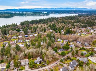 2183 Douglas Dr NE, Bainbridge Island, WA 98110